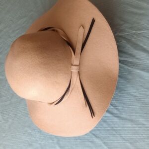 100% Wool Fedora Wide Brim Tan Hat, QUAGGA GREENLABEL NWT